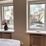 Apartament Quiet Renovated Studio- Tram To The Center *