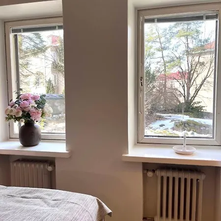 Apartment Quiet Renovated Studio- Tram To The Center *
