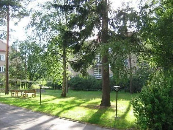 Quiet Renovated Studio- Tram To The Center Apartment *